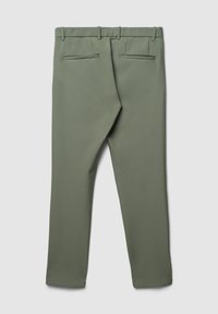Khaki-grüne Hose mit glatter Textur, zwei Gesäßtaschen und Gürtelschlaufen, in taillierter Passform und geradem Bein-Design.
