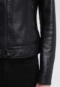 Oakwood Veste en cuir - black