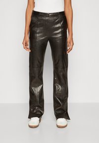 DAY Birger et Mikkelsen MILO SLEEK  - Pantalon en cuir - licorice