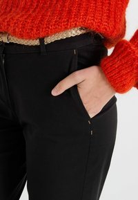 Grain de Malice Chino - noir