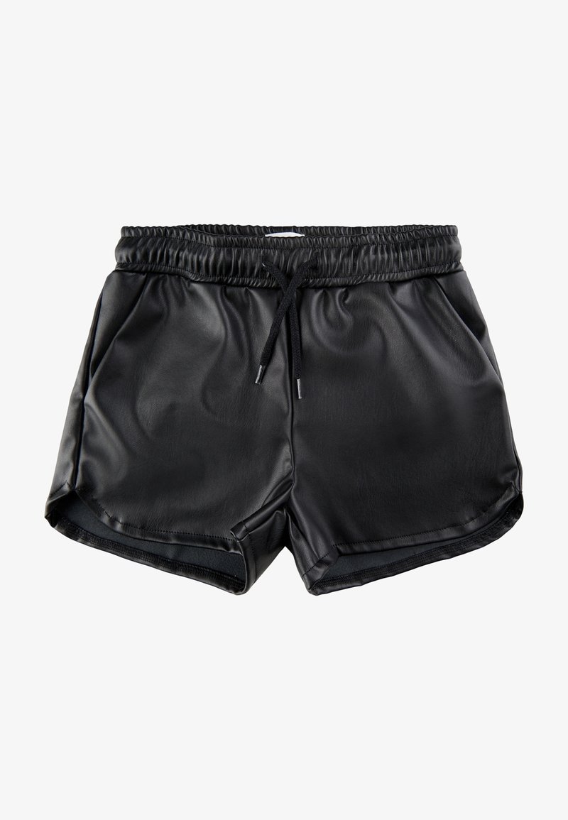 Short en similicuir noir avec taille élastique et cordon noir, doté de poches latérales et d’ourlets arrondis.