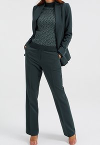 WE Fashion Pullover - green