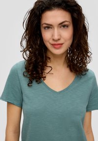 s.Oliver V AUSSCHNITT - T-Shirt basic - helles petrol