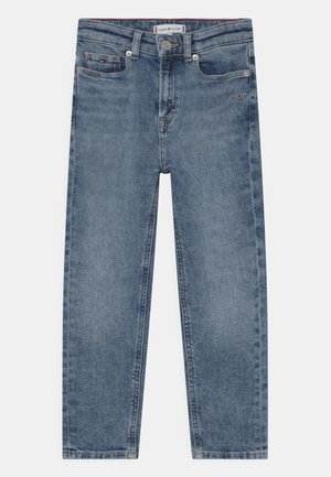 Jeans in denim azzurro chiaro con vestibilità dritta, dotati di chiusura con bottone e zip, cinque tasche e un leggero effetto usurato.