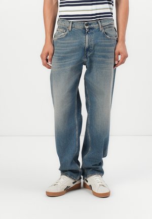 KYRAN PANTS ORIGINAL - Brīva piegriezuma džinsi - medium blue