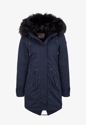 Námořnický modrý parka kabát s huňatou kapucí, předním zipem, stahovacími šňůrkami v pase a zapínacími klopovými kapsami, navržený pro chladné počasí.