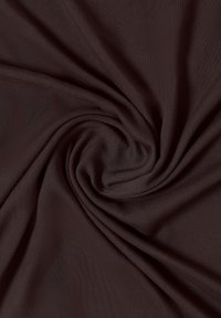 Tissu brun foncé torsadé en spirale, montrant une texture lisse et des détails de tissage fin.