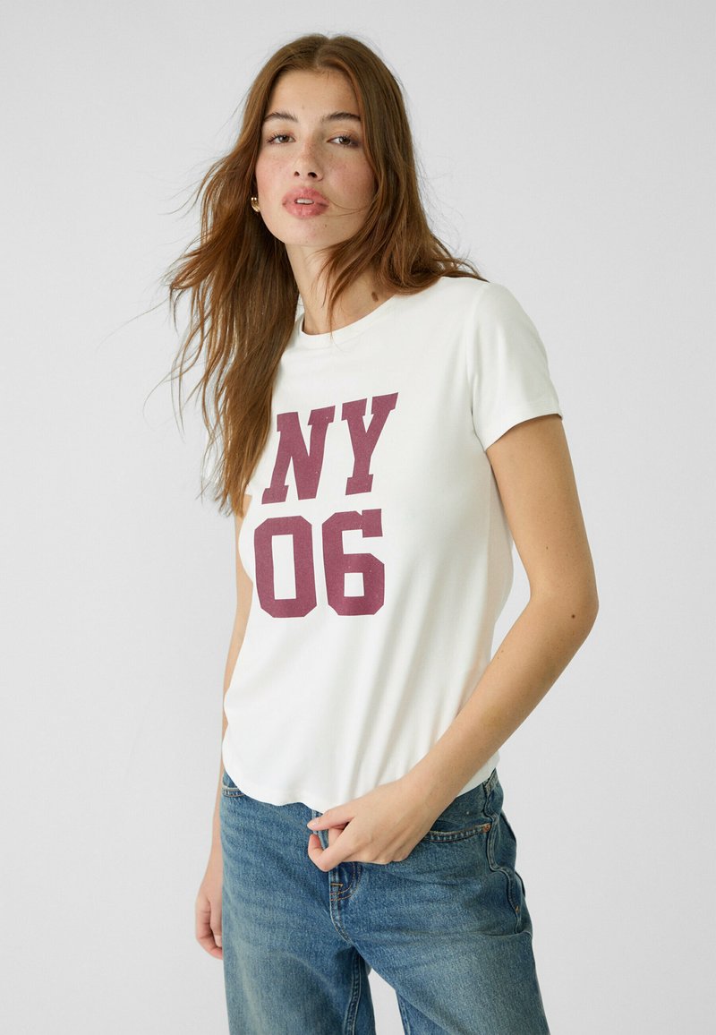 Stradivarius NUMBER PLACEMENT - Print T-shirt - white - Zalando