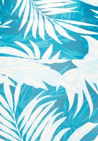 Padrão de folhas tropicais azuis com folhagem branca, camadas sobrepostas e diferentes tons de azul para uma aparência texturizada.