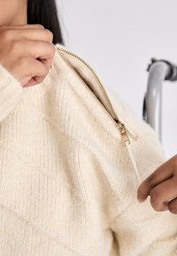 Even&Odd Pulover - off-white
