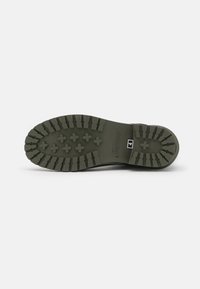 Barbour WILTON CHELSEA WELLY - Bottes en caoutchouc - khaki/dark green