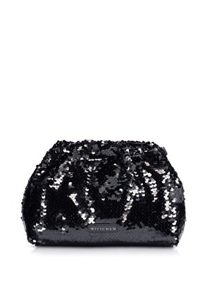 Bolso de mano negro cubierto de lentejuelas brillantes con una pequeña etiqueta rectangular "WITTCHEN" en el centro delantero.