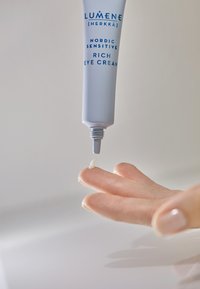 Miniatyrbilde 3