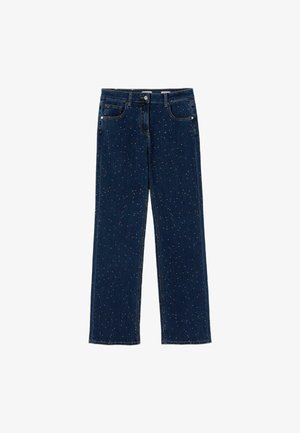 Mørkeblå jeans med lige ben og små metalliske nitter spredt på stoffet, med lommer foran og bagpå samt bæltestropper.