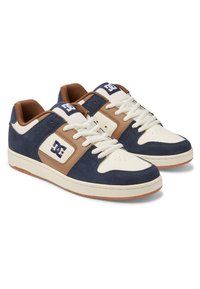 DC Shoes MANTECA  - Trainers - tbn tan brown