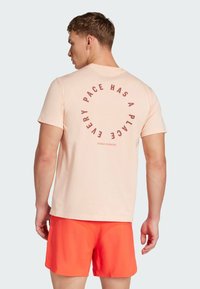 Unselected, powder coral
