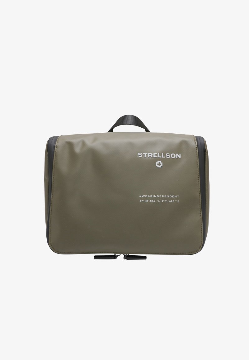 Olivgrön resväska i hållbart material med dragkedja, bärhandtag och STRELLSON-logotyp, med tryckta koordinater.