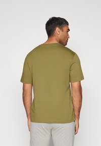 Champion ICONS CREWNECK WITH SMALL LOGO - T-shirts print - olive