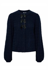 Maglione blu navy in tessuto morbido e strutturato, con tre fiocchi di nastro nero come dettagli e scollo tondo con maniche lunghe.