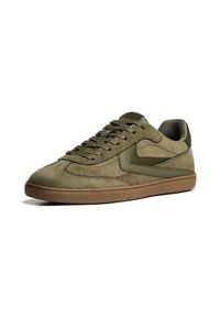 Bershka Sneakers - khaki
