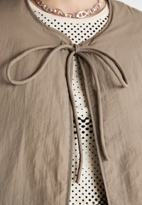 ONLY ONLWENDY BOW JACKET - Jachetă subțire - fungi