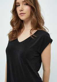 Desires DEBOB SHORTSLEEVE SHIMMER T-SHIRT. - T-shirt basic - black