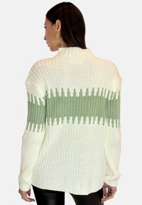 Elara Stickad tröja - grün