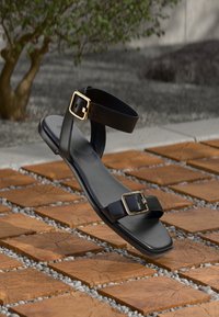 Δεν επιλέχθηκε, black