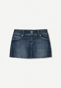 Fustă mini din denim de culoare albastră închisă cu margini decolorate. Prezintă două buzunare frontale, închidere cu nasture și fermoar, și cusături contrastante.