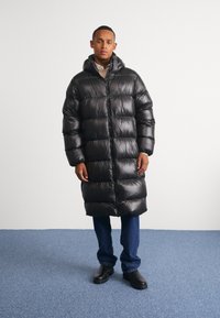 adidas Originals LONG REGEN - Dūnu mētelis - black