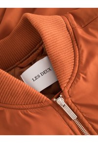 Les Deux NEO - Bomber stiliaus striukė - terracotta