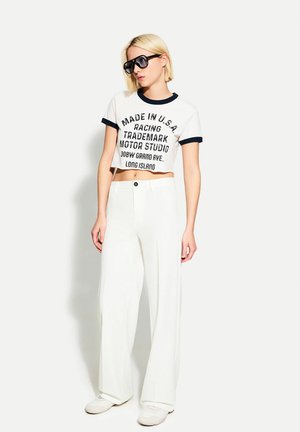 Bershka WIDE  LEG  - Nadrágok - white