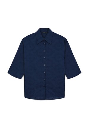 Camicia a maniche corte con bottoni in tessuto blu scuro con un motivo sottile, dotata di colletto classico e cinque bottoni coordinati lungo la parte anteriore.