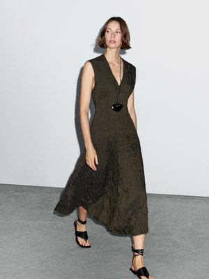 CREASED-EFFECT  - Day dress - dark green