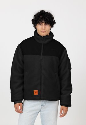 MONCTON - Winterjacke - black