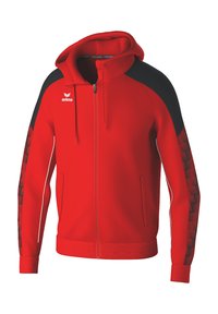 Sweat à capuche zippé rouge avec des accents noirs sur les épaules, des panneaux latéraux texturés et un passepoil blanc le long des poches avant et des poignets.