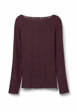 Bordowy sweter z długim rękawem, ze strukturalnym wzorem w romby i szerokim dekoltem, wykonany z miękkiego materiału. Gładki kolor, luźny krój, bez widocznych zapięć.