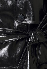 Weekday JANIS SHORT JACKET - Casaco curto - black