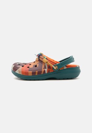Crocs, PENDLETON CLASSIC UNISEX - Домашни пантофи - multi-coloured