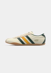 Tokyo Yellow adidas Originals TOKYO - Sneaker low - cream white/collegiate green ...
