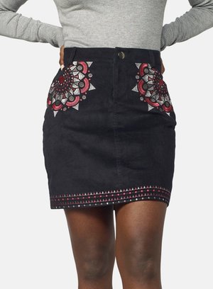 CON DETALLES EN LUREX - Falda vaquera - black