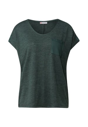 T-shirt à manches courtes, de couleur vert foncé, avec un col rond et une poche sur la poitrine. Le tissu semble doux avec une texture légèrement chinée.