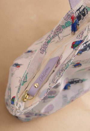 Cath Kidston, PADDINGTON AROUND THE WORLD LARGE FOLDAWAY TOTE . - Tote bag - ecru