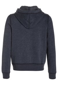 Donkergrijze hoodie met lange mouwen en ribgebreide manchetten, weergegeven vanuit de achterkant op een witte achtergrond.