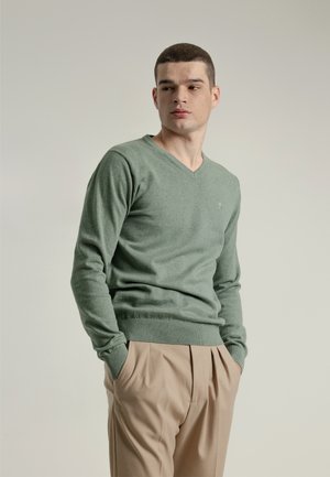 BÁSICO CUELLO PICO - Jersey de punto - verde claro