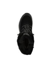 Botte d'hiver noire avec une doublure douce et duveteuse en haut, un matériau noir texturé, des lacets gris et une semelle en caoutchouc pour l'adhérence.