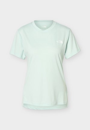 Gaiši zila īsām piedurknēm sporta T-krekls ar apaļu kakla izgriezumu un mazu baltu The North Face logotipu uz kreisā krūšu daļas.