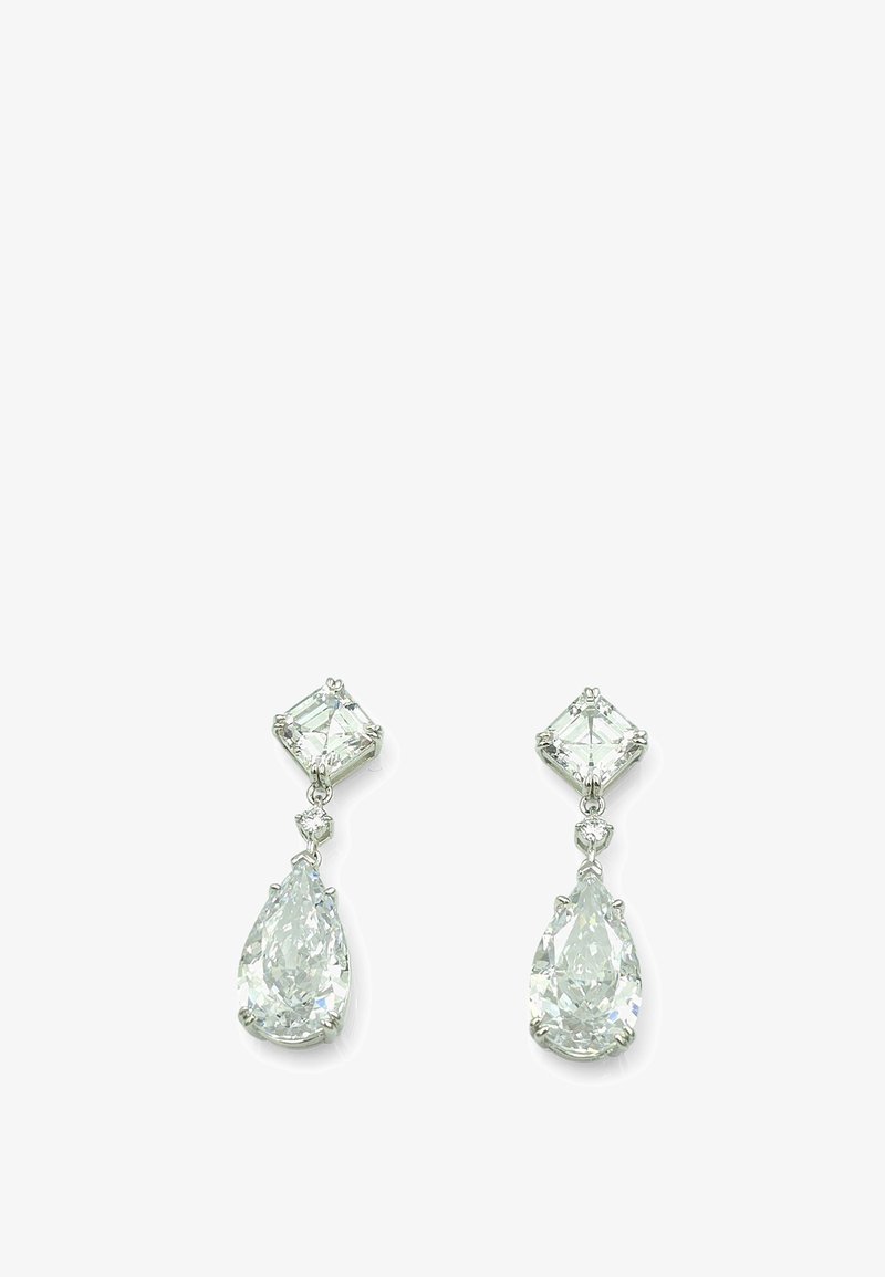 Paire de boucles d'oreilles argentées en forme de goutte avec des pierres carrées en haut, de petits connecteurs ronds, et de grandes pierres claires en forme de larme suspendues en dessous.