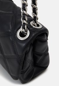 Steve Madden BVOLTURI - Skulderveske - black/silver