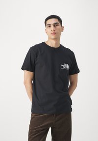 The North Face BERKELEY CALIFORNIA POCKET TEE - Apdrukāts T-krekls - black